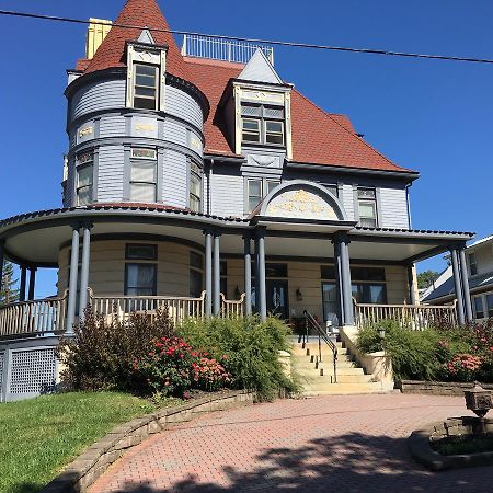The Levi Deal Mansion Meyersdale Exterior foto